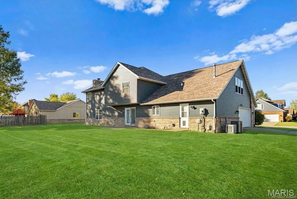 621 East Wesley Drive O'Fallon, IL 62269 - Photo 3 of 44