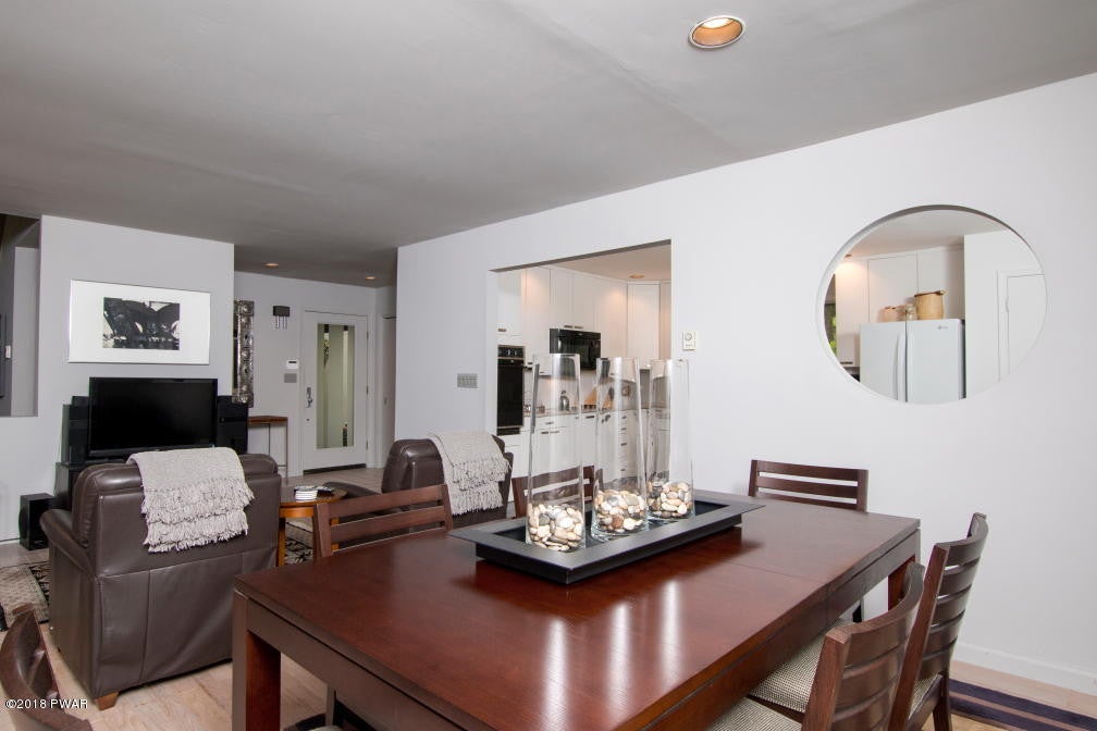 133 Hay Road Milford, PA 18337 - Photo 6 of 38 Dining room