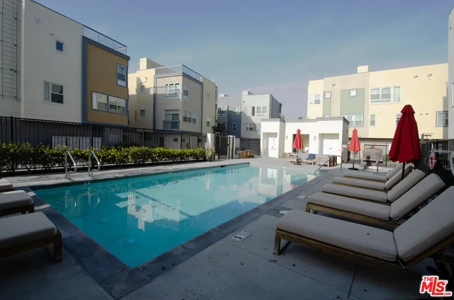 $4,800 | 2753 Waverly Drive, Unit 806, Los Angeles, CA 90039