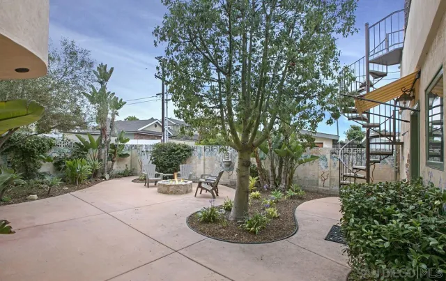 a view of a terrace with sitting area