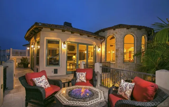 a house view with a outdoor space