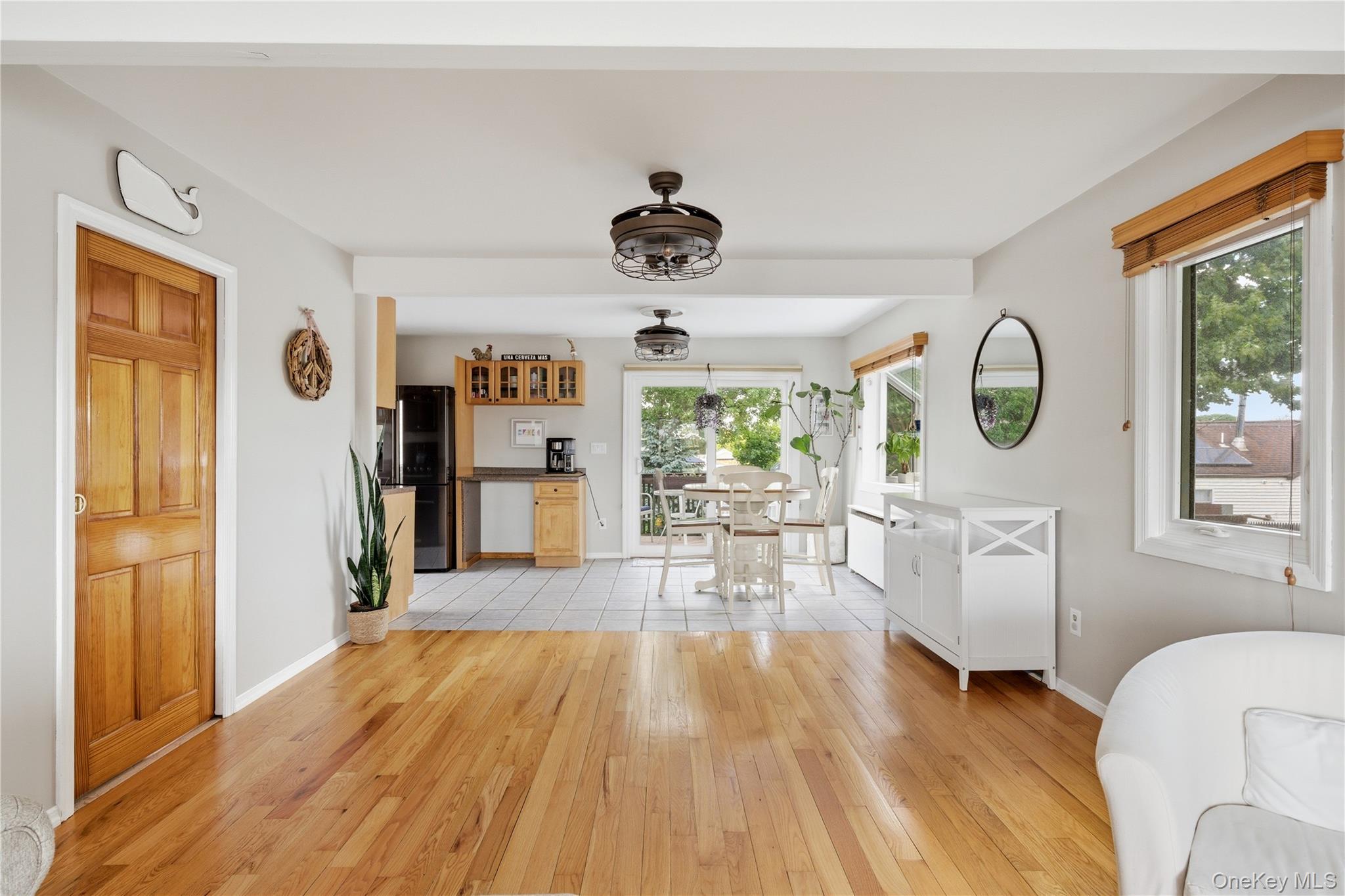 107 East Shore Road Lindenhurst, NY 11757 - Photo 15 of 36