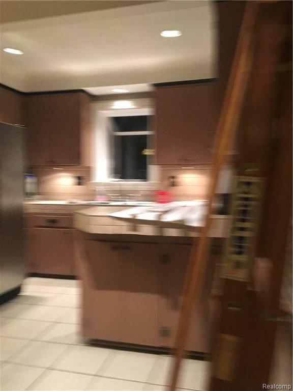 2048 Oxford Road Grosse Pointe Woods, MI 48236 - Photo 5 of 40