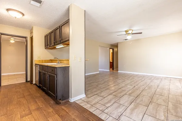 $1,395 | 2943 Keslake Street, San Antonio, TX 78222