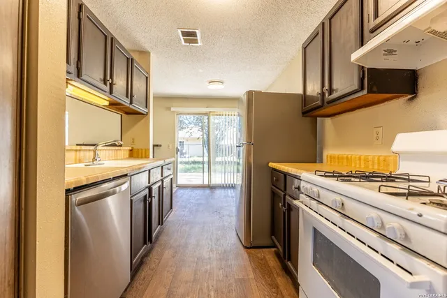 $1,595 | 2943 Keslake Street, San Antonio, TX 78222