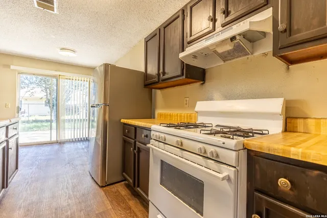 $1,595 | 2943 Keslake Street, San Antonio, TX 78222