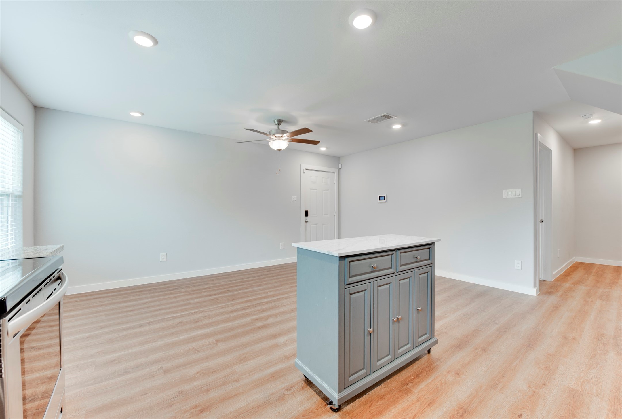 8635 Sunderland Road Houston, TX 77028 - Photo 9 of 23