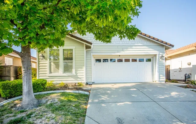 $432,000 | 12 Wharfdale Place, Sacramento, CA 95835