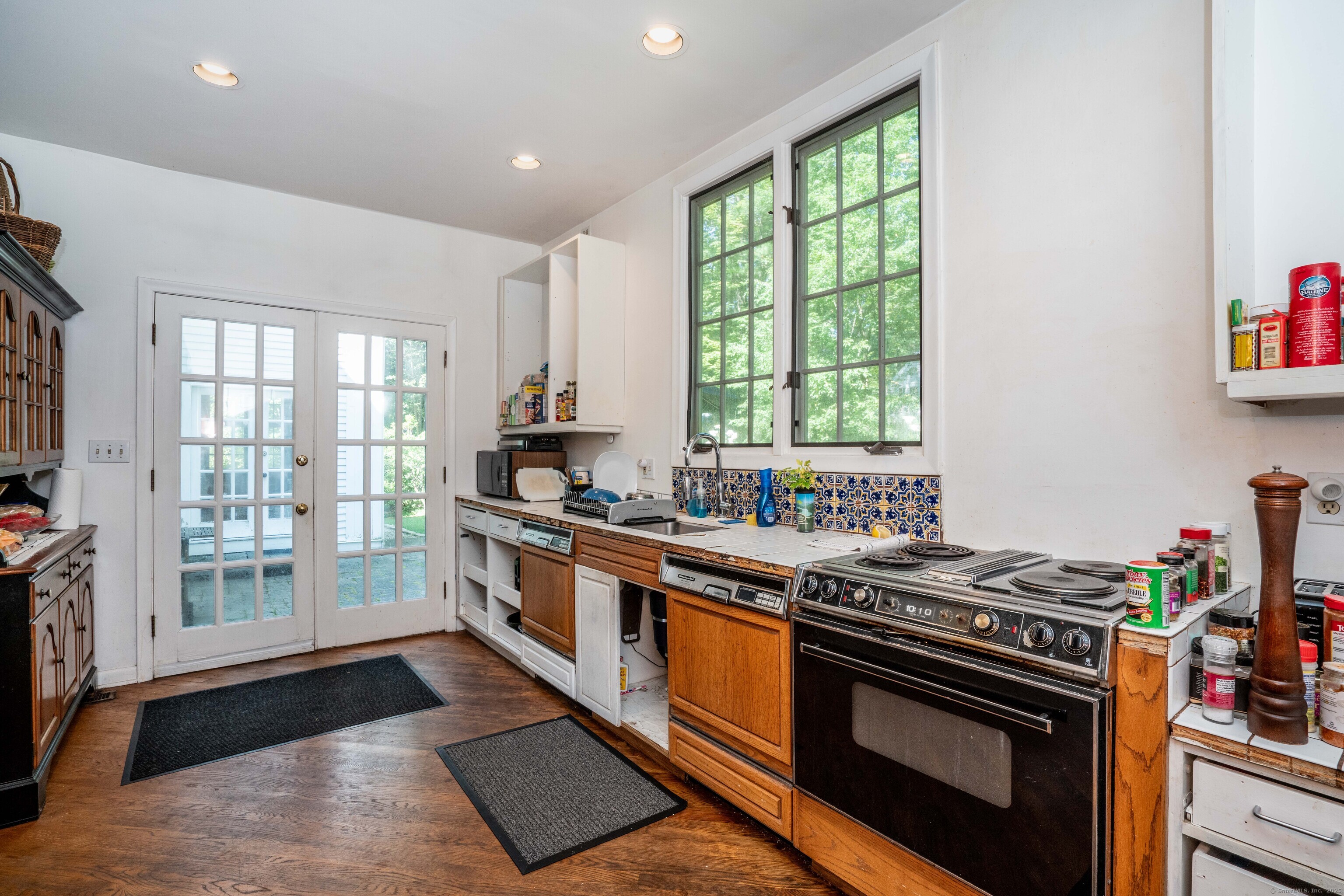 4 Chiltern Street Farmington, CT 06032 - Photo 17 of 37