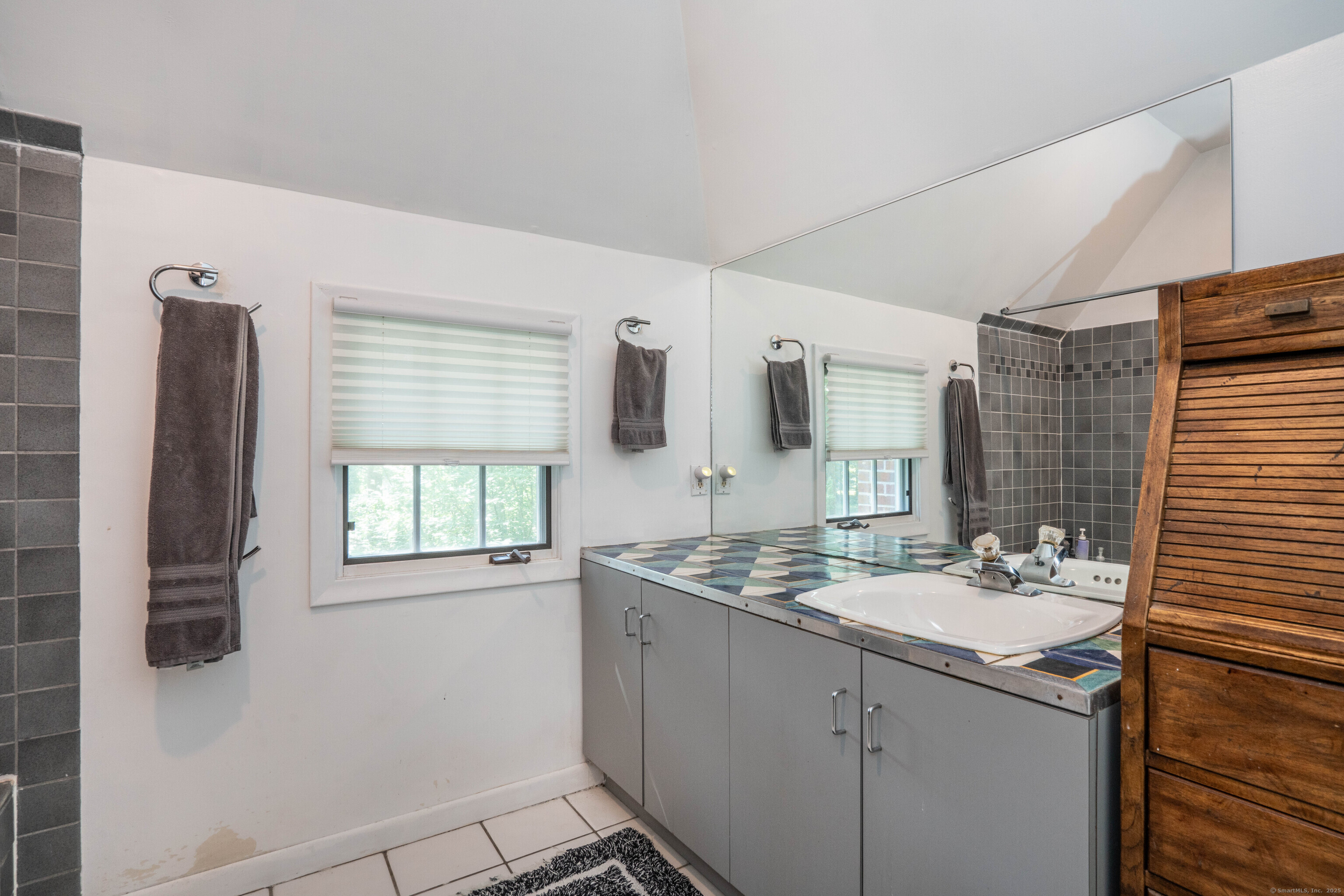 4 Chiltern Street Farmington, CT 06032 - Photo 23 of 37