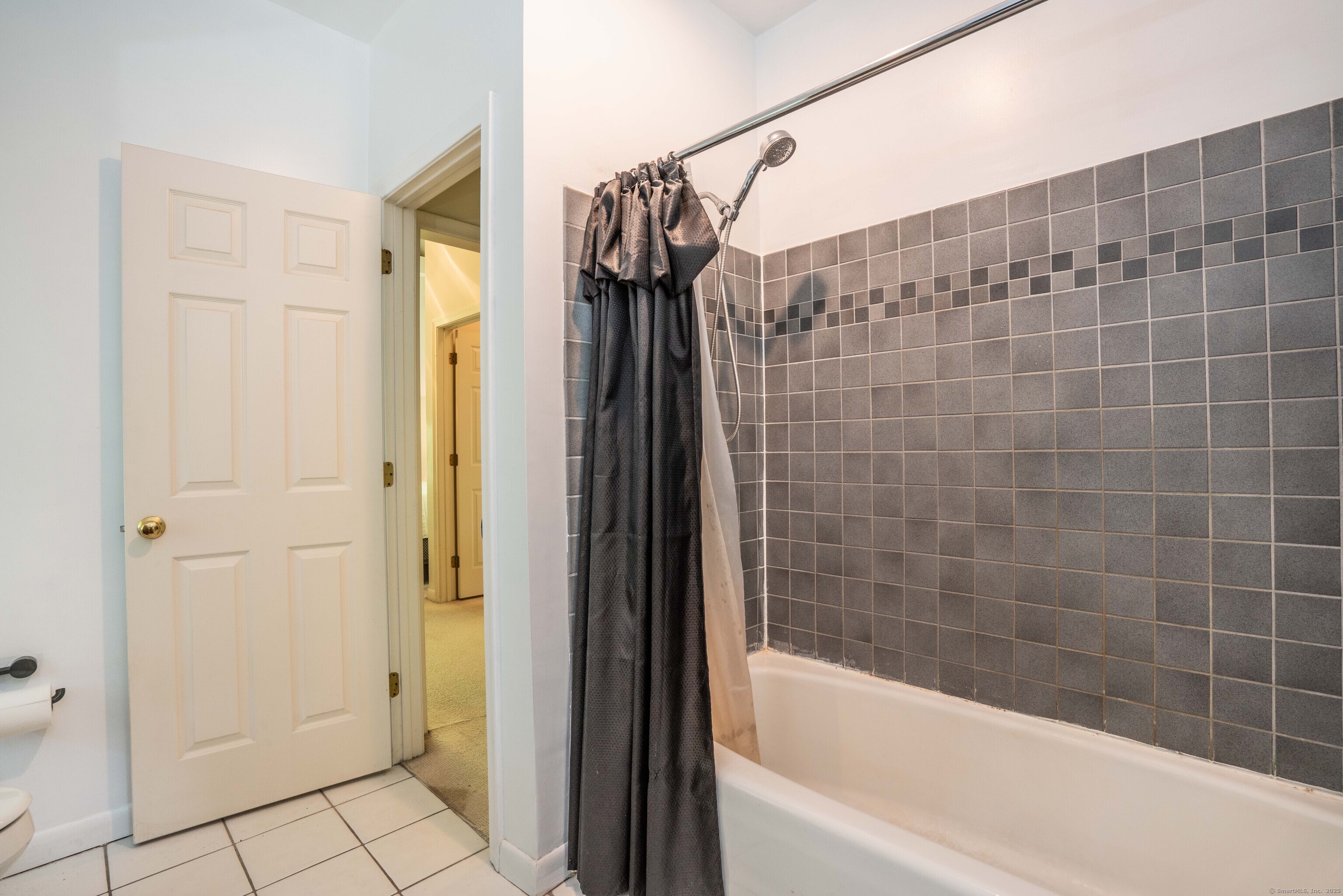 4 Chiltern Street Farmington, CT 06032 - Photo 24 of 37