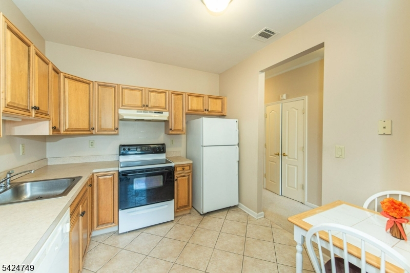 375 Rifle Camp Road, Unit 202 Woodland Park, NJ 07424 - Photo 12 of 17