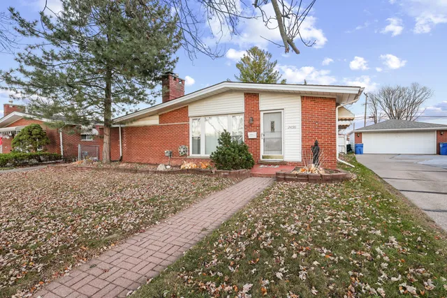 $165,500 | 24736 Masch Avenue, Warren, MI 48091