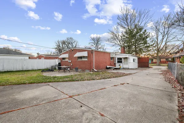 $167,000 | 24736 Masch Avenue, Warren, MI 48091
