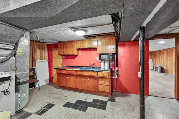 $167,000 | 24736 Masch Avenue, Warren, MI 48091