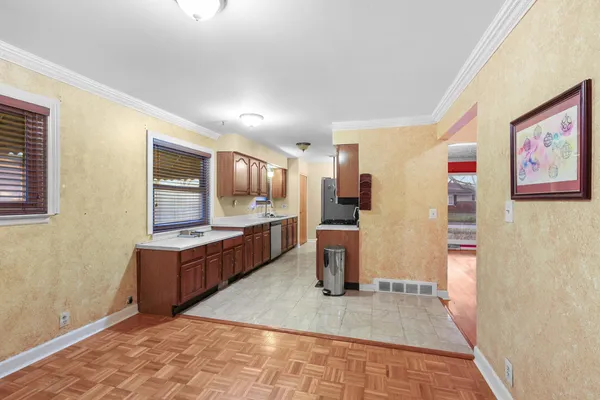 $167,000 | 24736 Masch Avenue, Warren, MI 48091