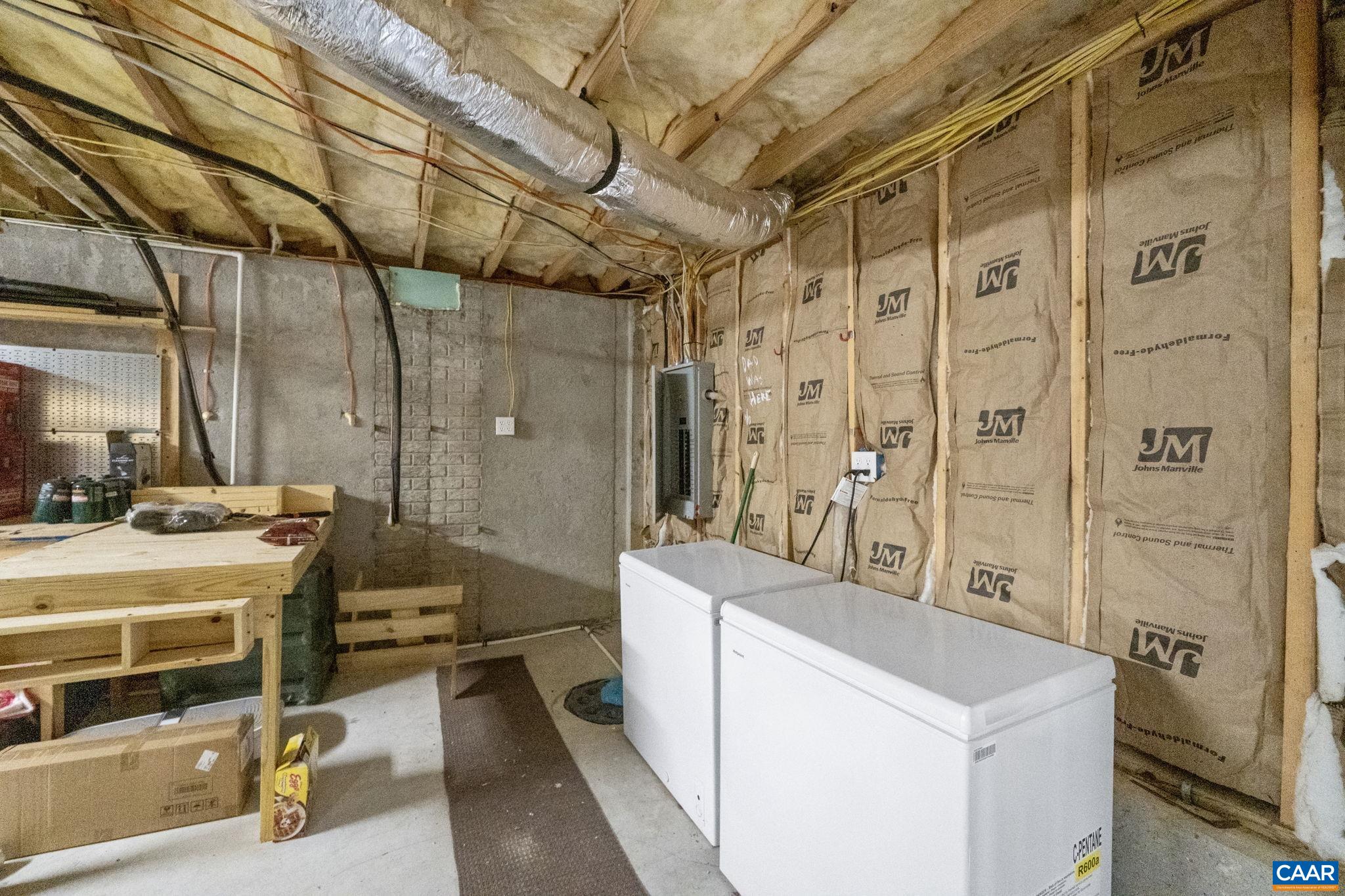89 Riverside Drive Palmyra, VA 22963 - Photo 22 of 38 a large bathroom with a tub and shower