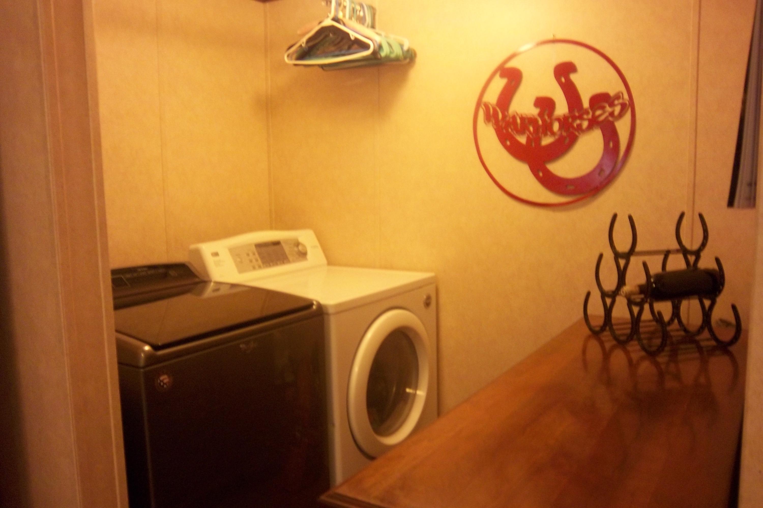 2998 Weans Road Walterboro, SC 29488 - Photo 15 of 44 Laundry Room