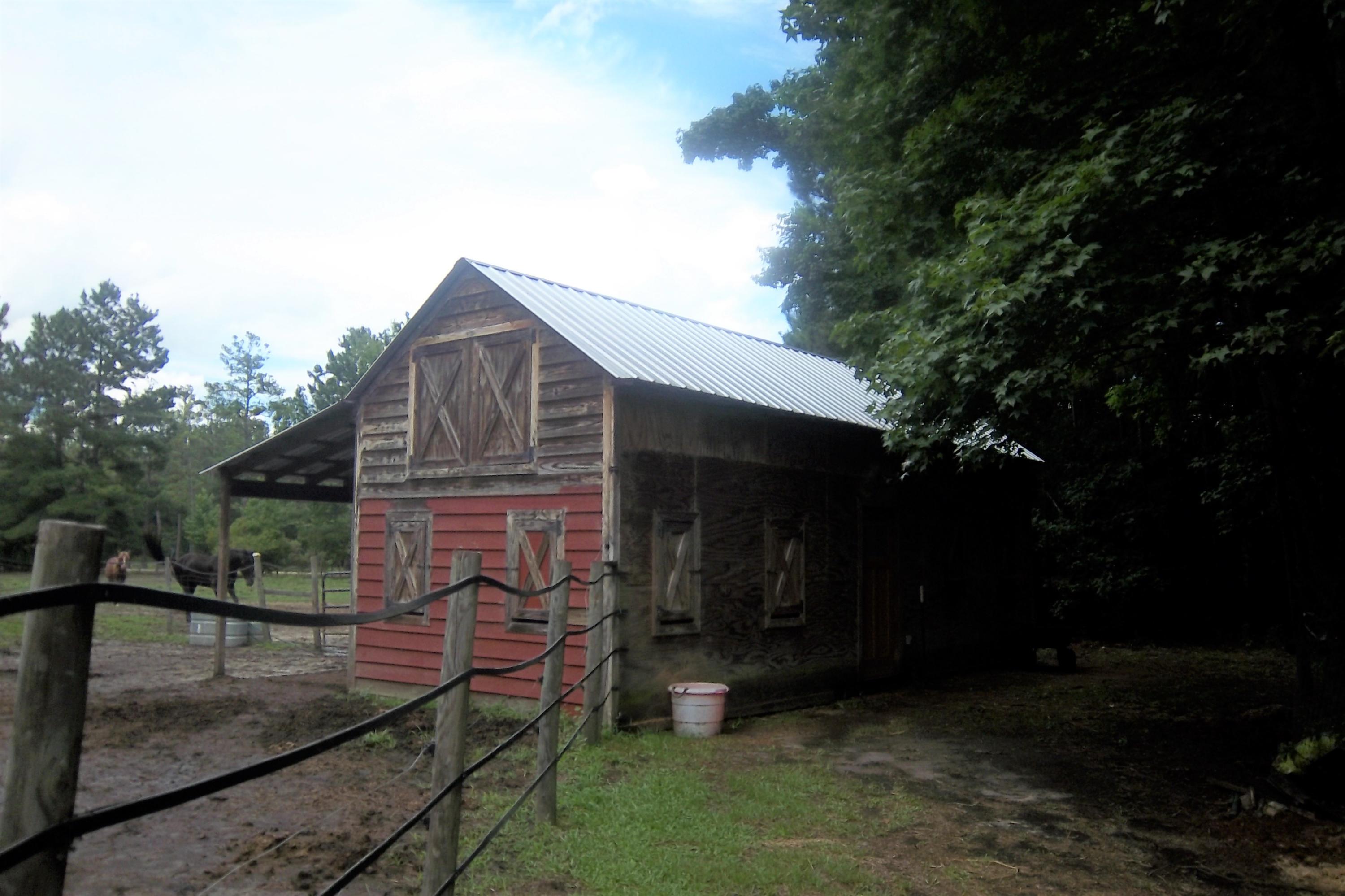 2998 Weans Road Walterboro, SC 29488 - Photo 23 of 44 Back of Barn