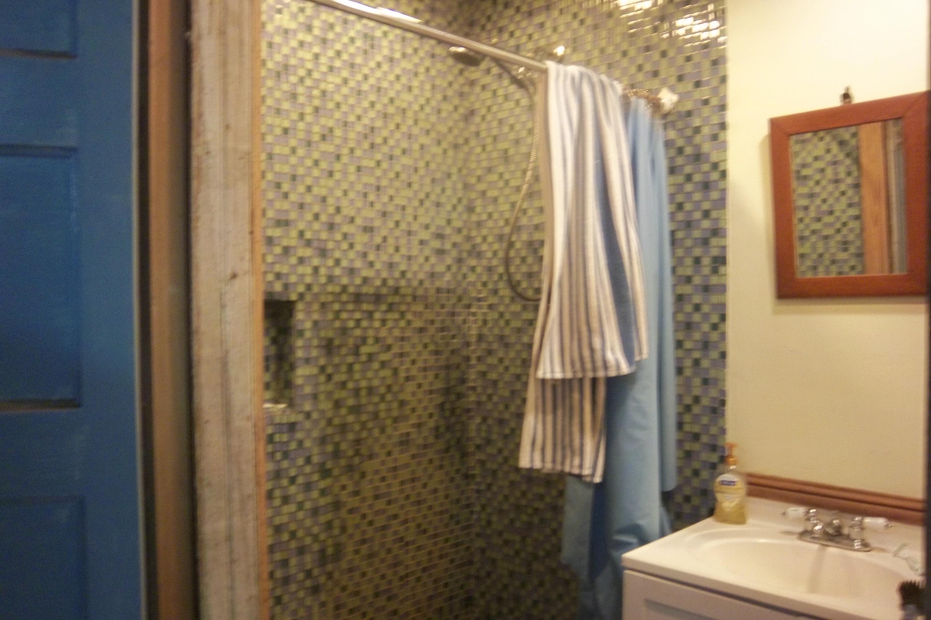 2998 Weans Road Walterboro, SC 29488 - Photo 39 of 44 Workshop, tile shower
