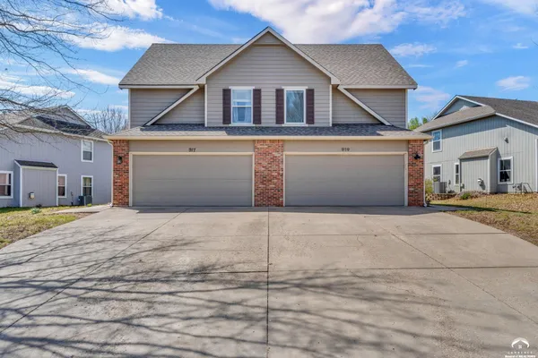 $285,000 | 919 North Field Stone Drive, Lawrence, KS 66049