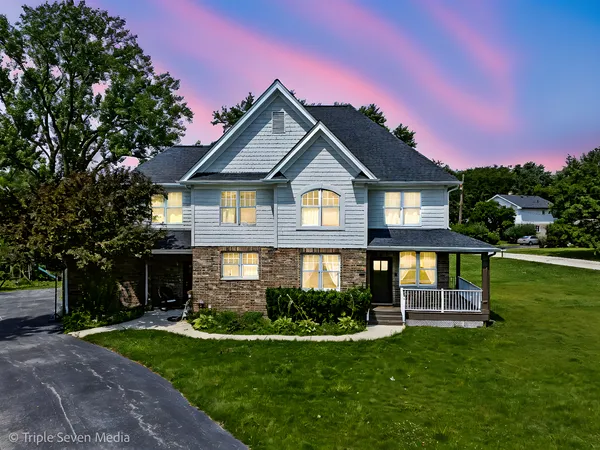 $995,000 | 7350 Forest Hill Road, Burr Ridge, IL 60527
