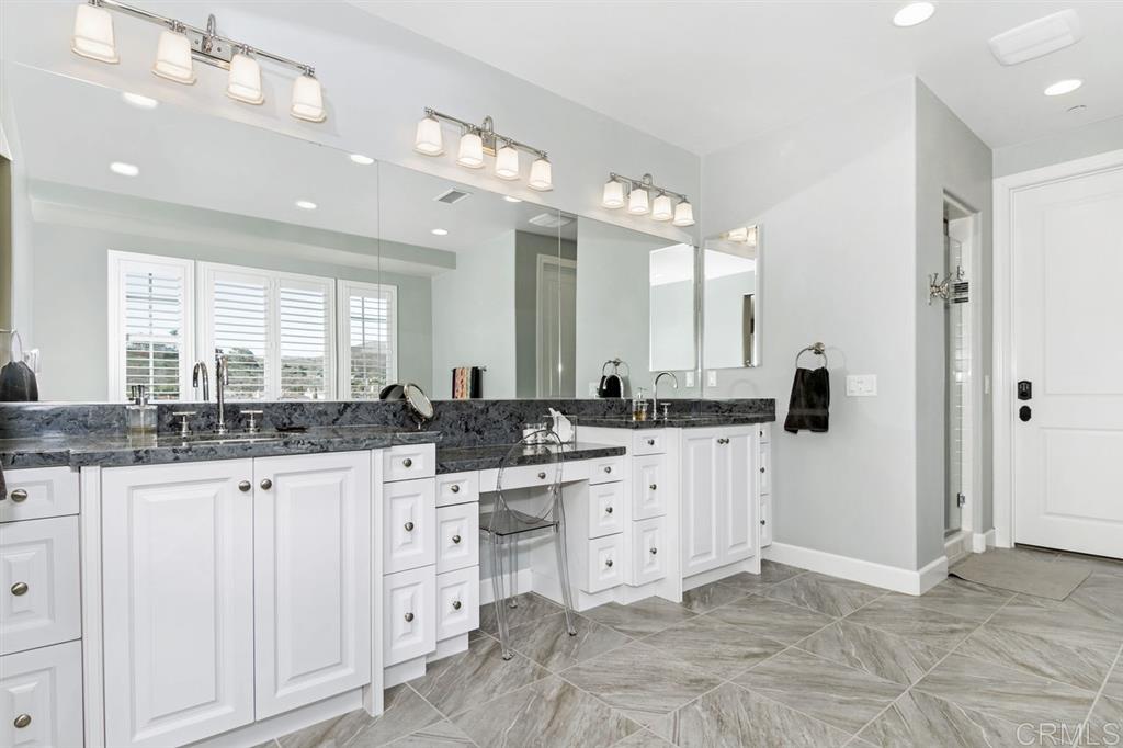 7310 Calle Pera Carlsbad, CA 92009 - Photo 15 of 25