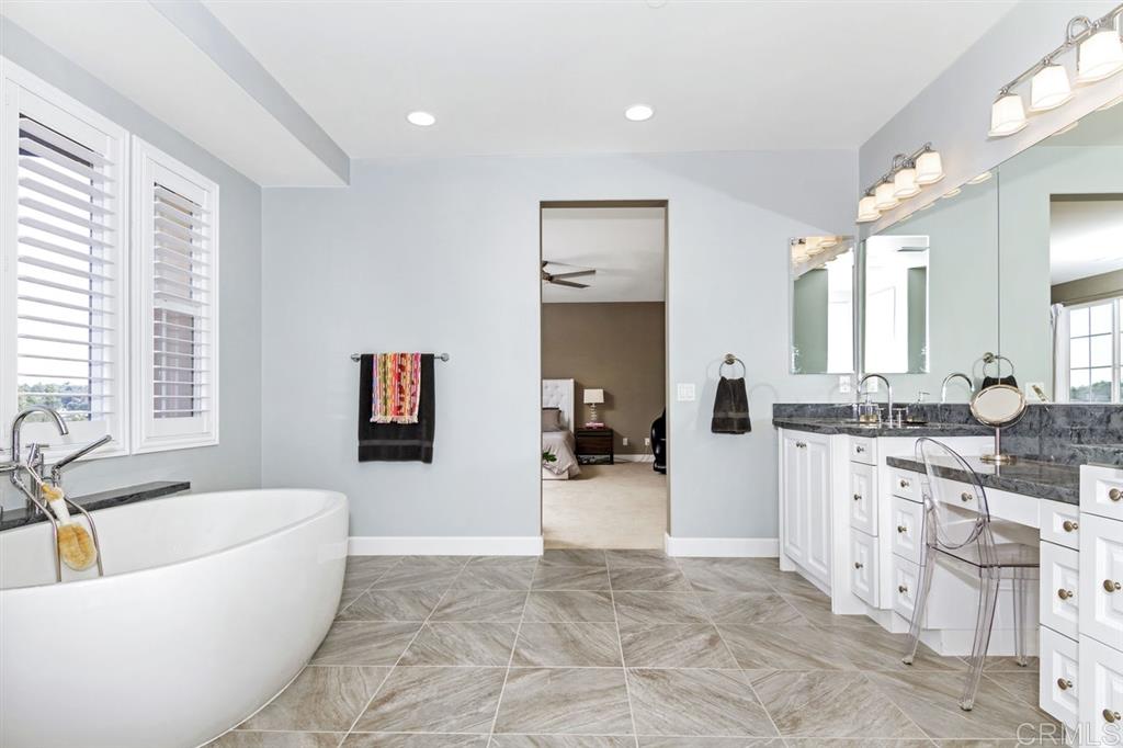 7310 Calle Pera Carlsbad, CA 92009 - Photo 17 of 25