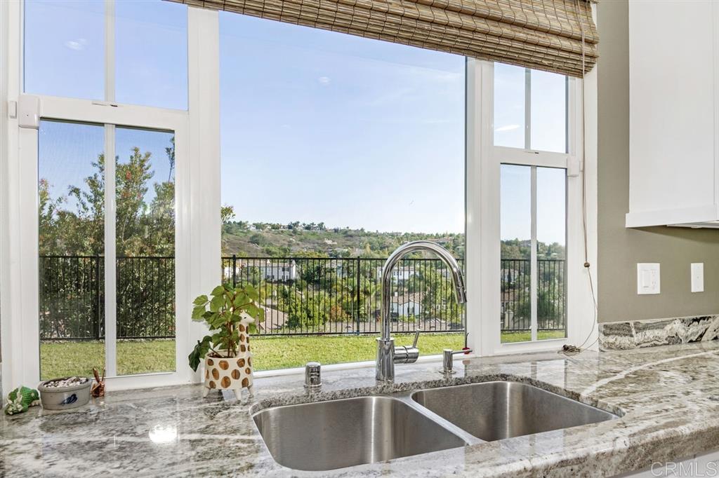 7310 Calle Pera Carlsbad, CA 92009 - Photo 7 of 25