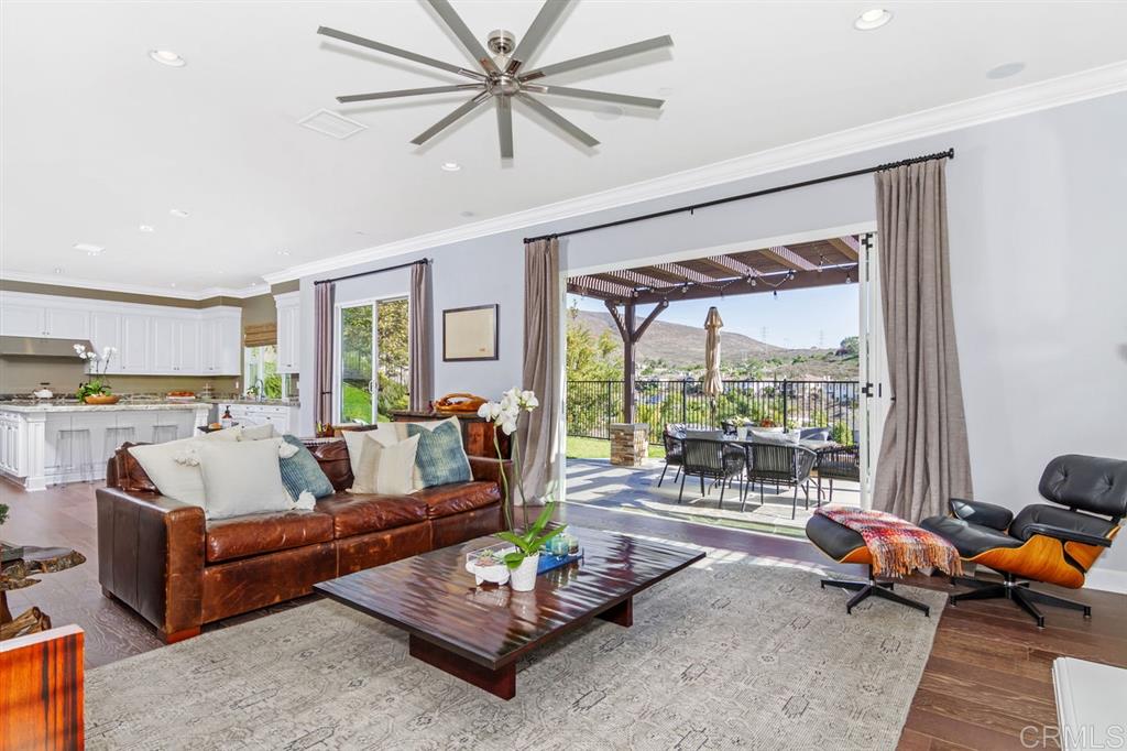 7310 Calle Pera Carlsbad, CA 92009 - Photo 10 of 25