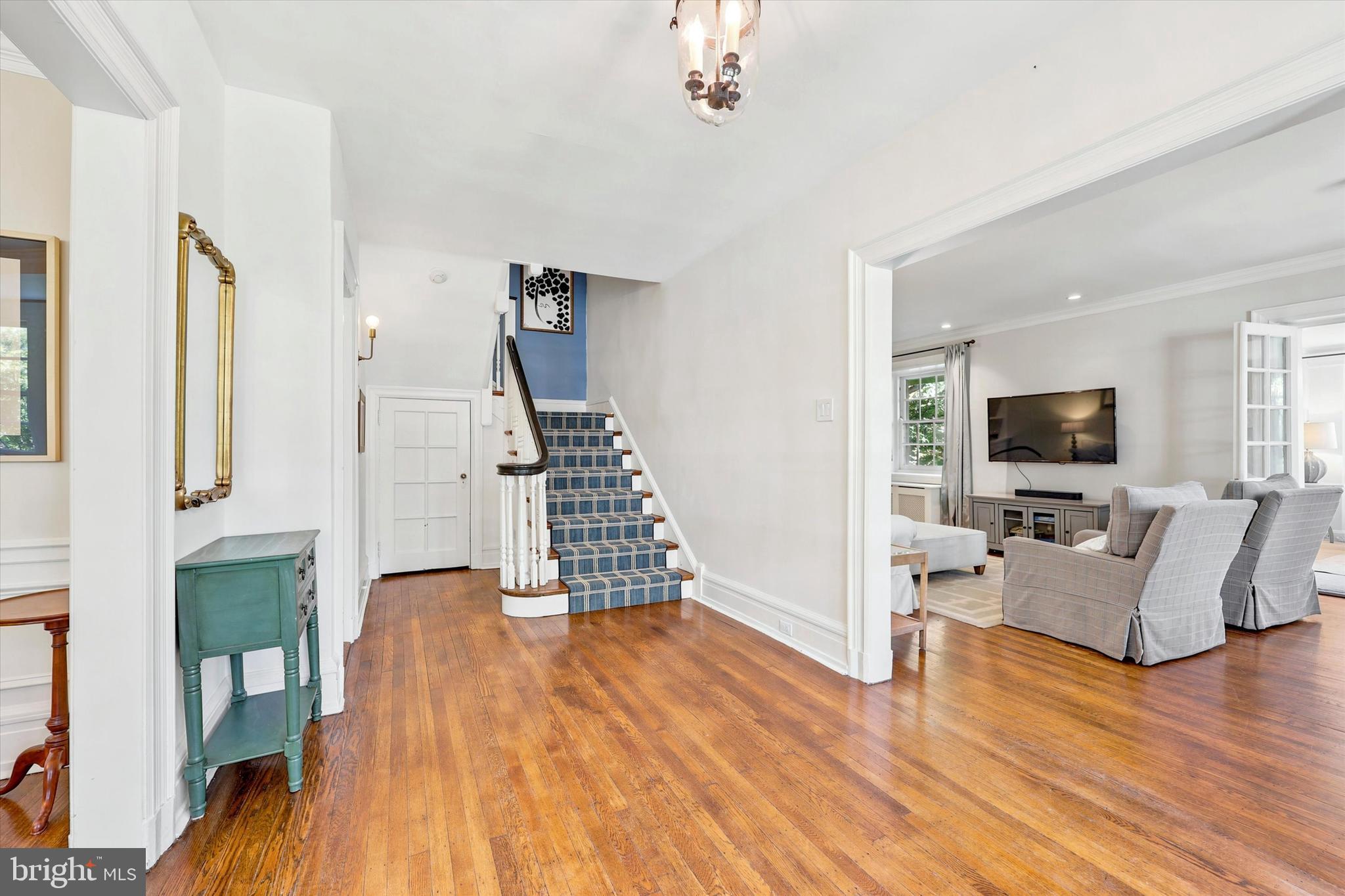 112 West Springfield Avenue Philadelphia, PA 19118 - Photo 3 of 40