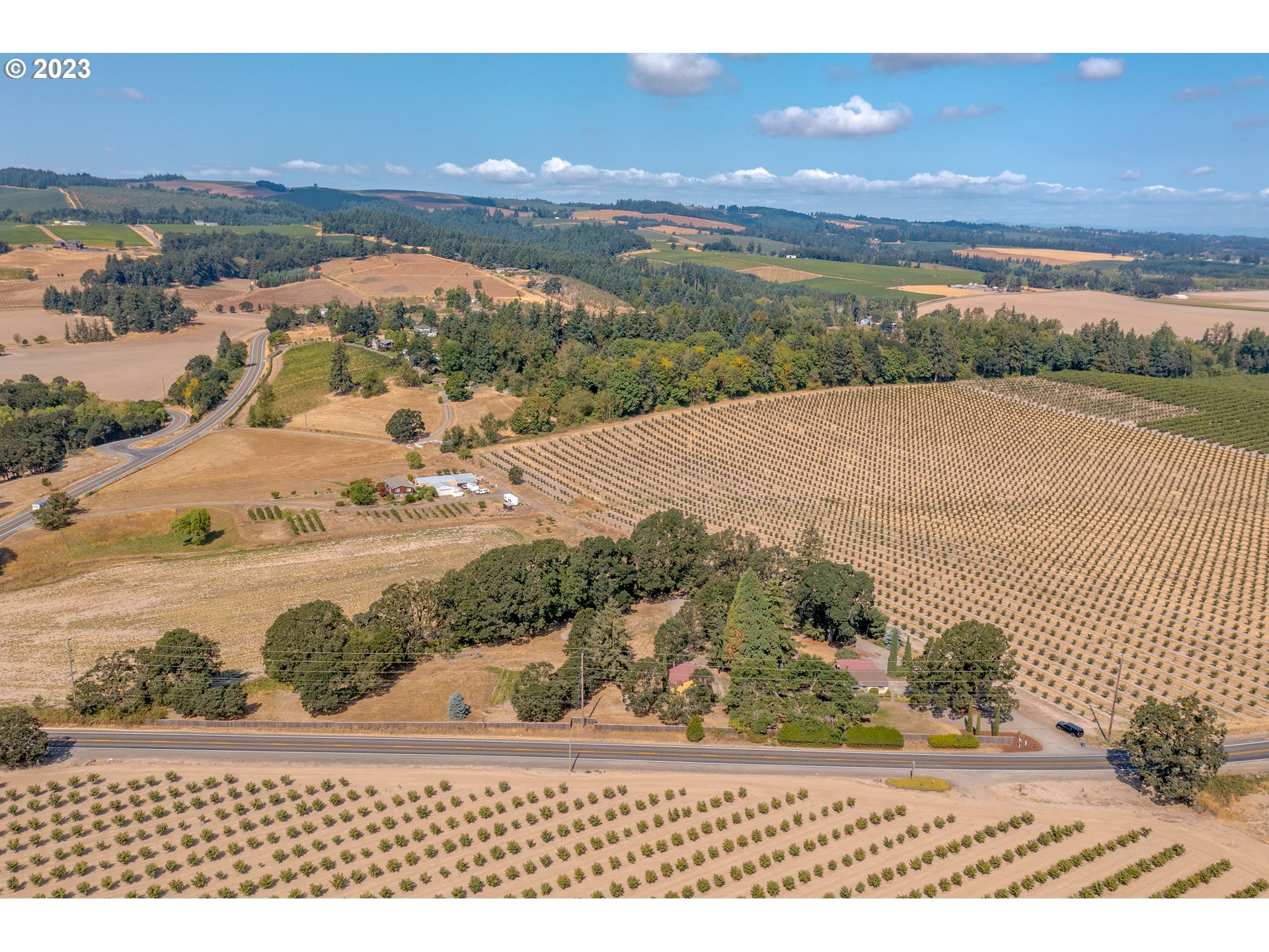 8455 Wallace Road Northwest Salem, OR 97304 - Photo 36 of 43 a view of lake view and mountain view