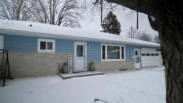 $314,900 | 215 West Cameron Street, New London, WI 54961