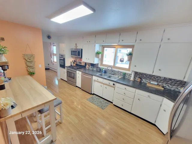 $314,900 | 215 West Cameron Street, New London, WI 54961