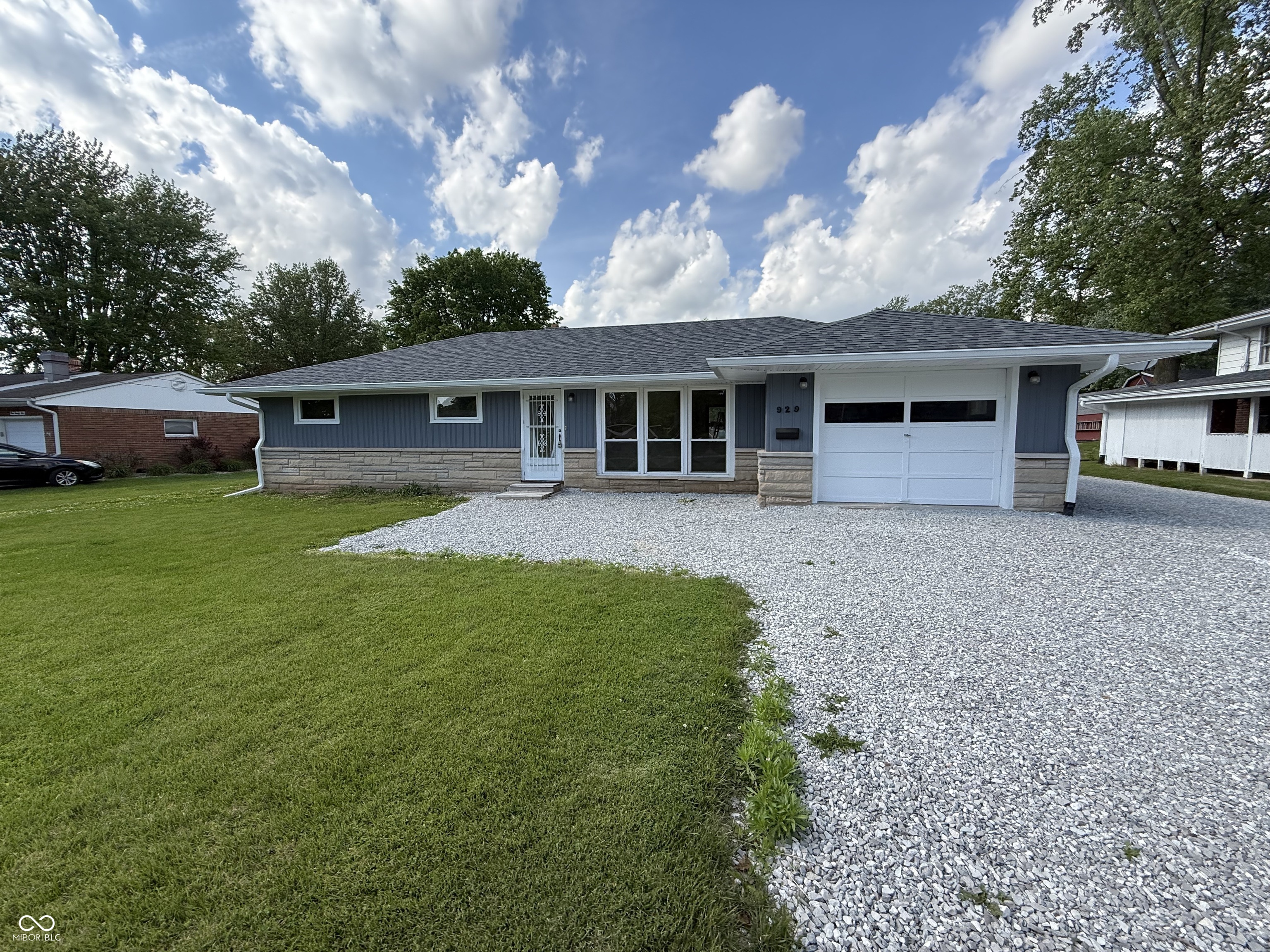 929 Commercial Street Covington, IN 47932 - Photo 2 of 26
