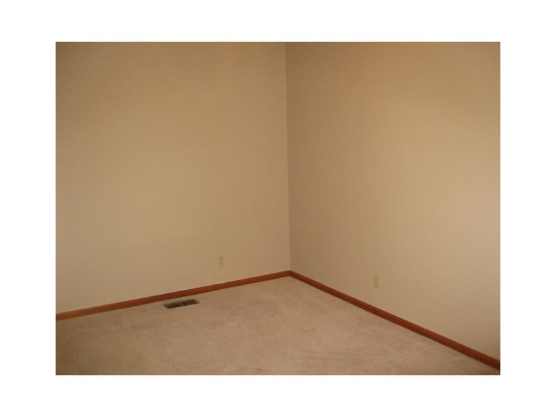 3206 South Meridian Road Greenfield, IN 46140 - Photo 11 of 17 Gallery Image 11
