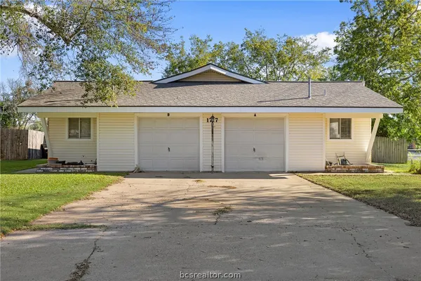 $1,300 | 1717 Lawyer Street, Unit A, College Station, TX 77840