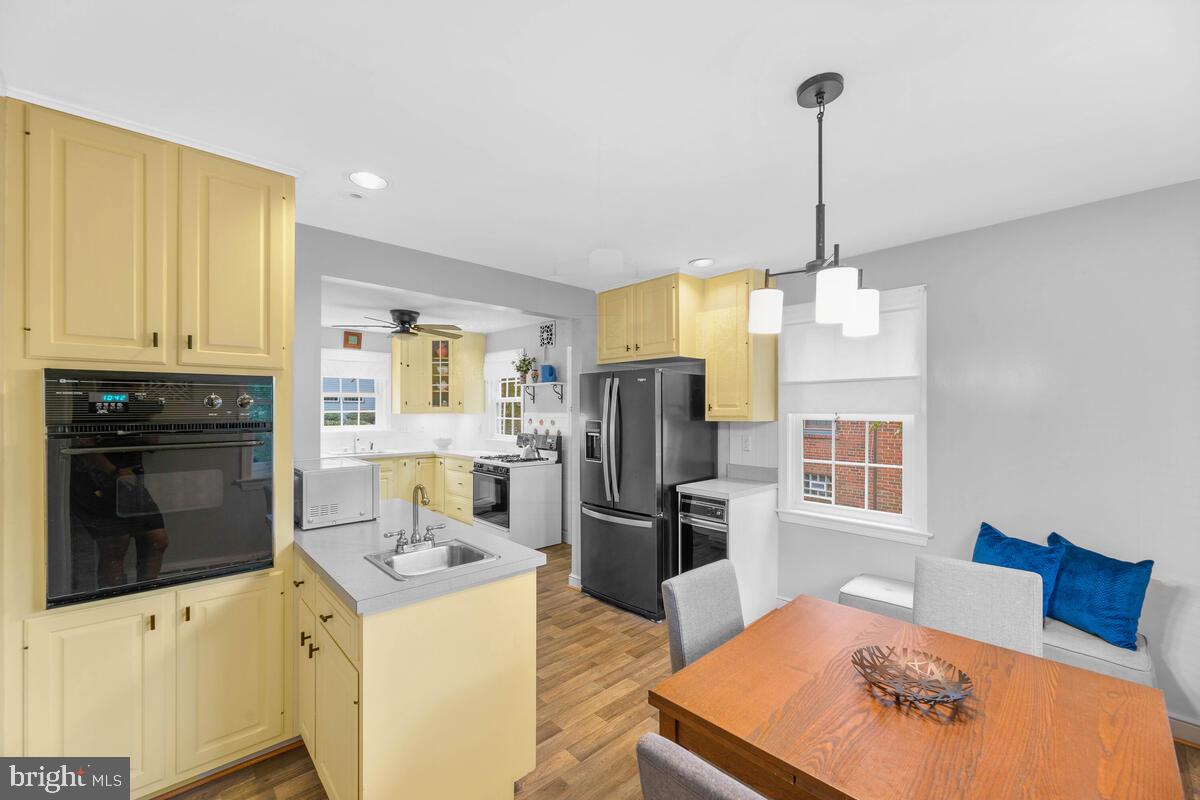 8902 Bradford Road Silver Spring, MD 20901 - Photo 13 of 36