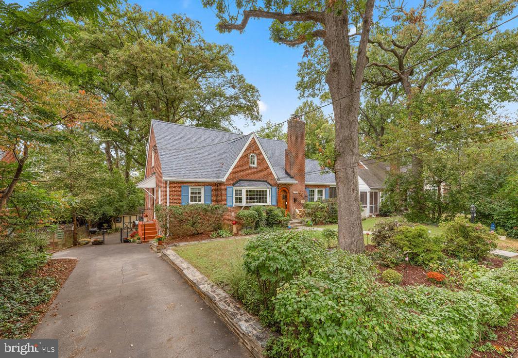 8902 Bradford Road Silver Spring, MD 20901 - Photo 2 of 36