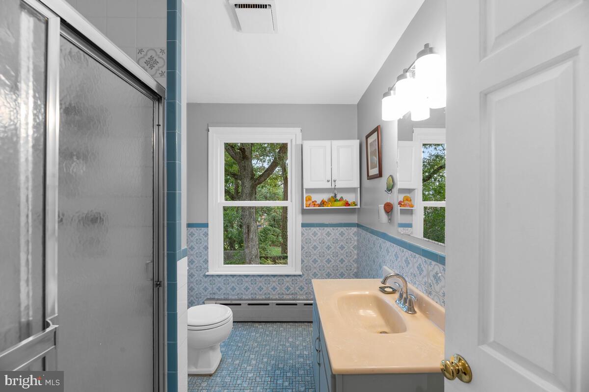 8902 Bradford Road Silver Spring, MD 20901 - Photo 23 of 36