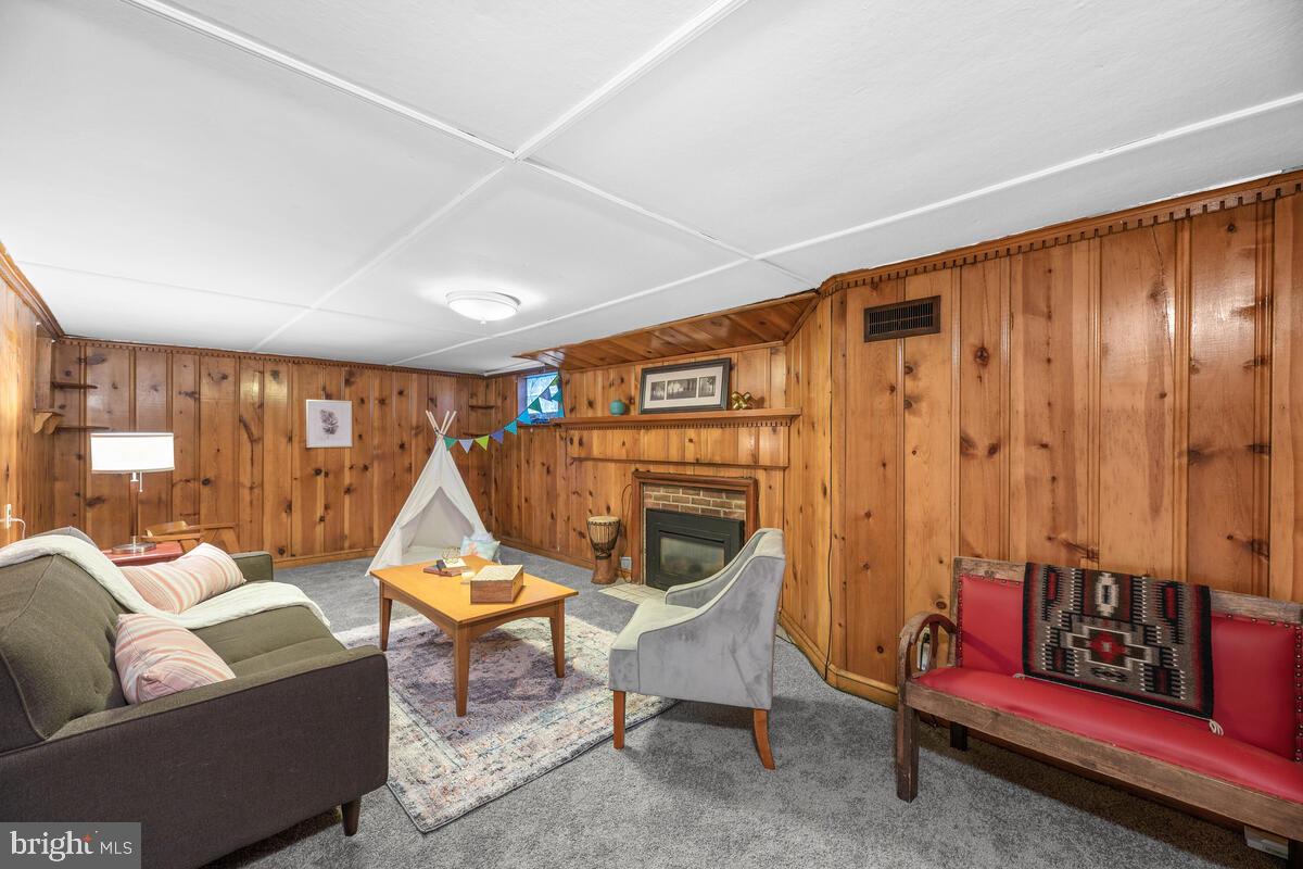8902 Bradford Road Silver Spring, MD 20901 - Photo 25 of 36