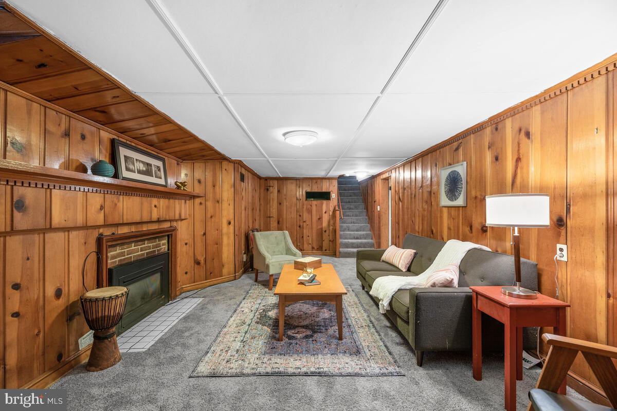 8902 Bradford Road Silver Spring, MD 20901 - Photo 26 of 36