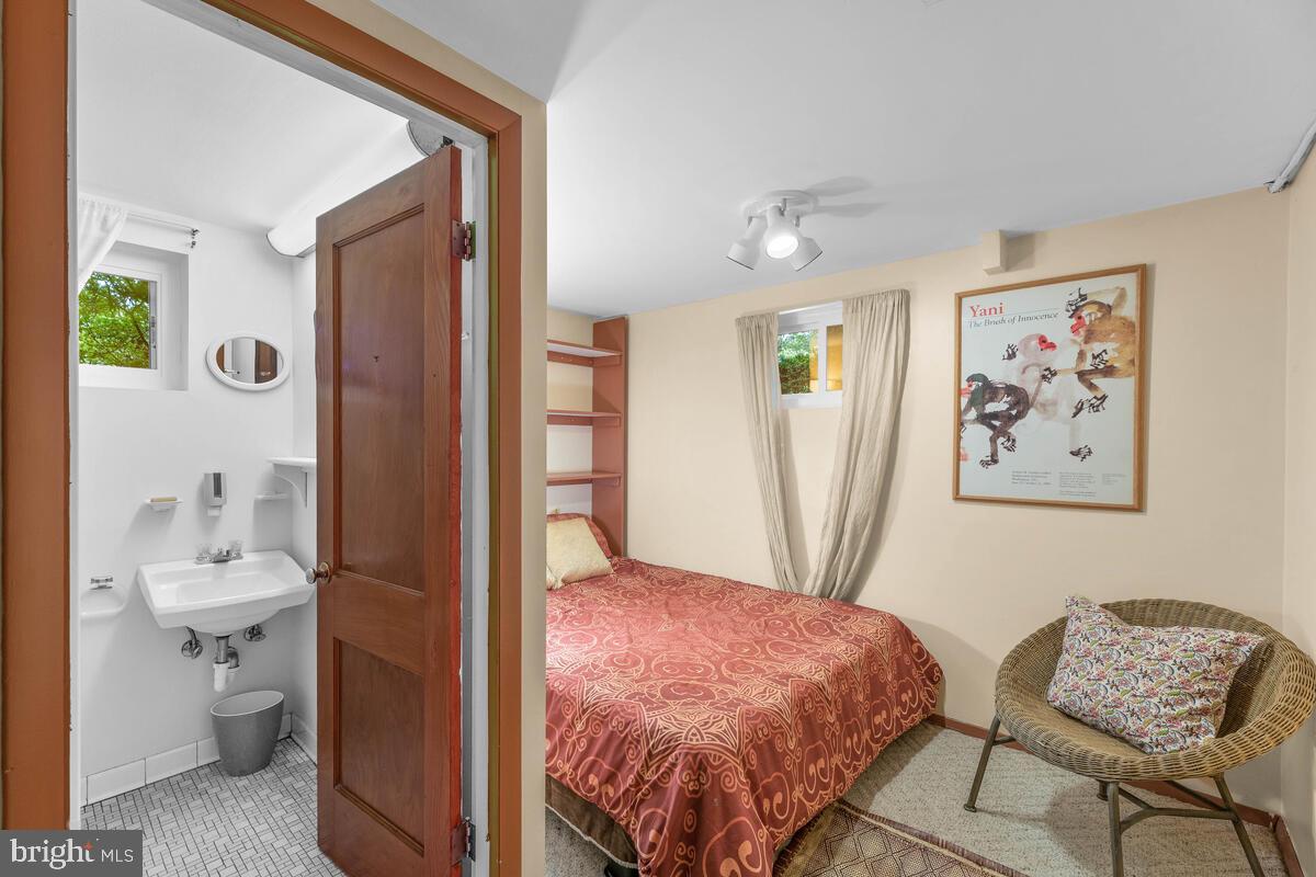 8902 Bradford Road Silver Spring, MD 20901 - Photo 27 of 36