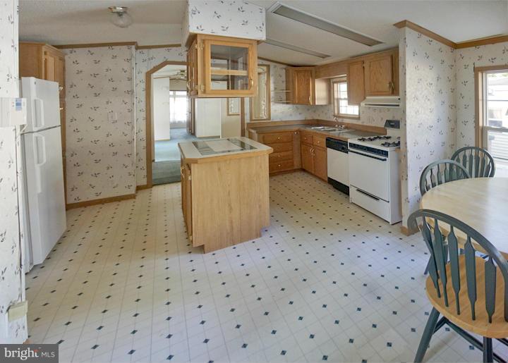 1336 Evering Avenue Rosedale, MD 21237 - Photo 11 of 21 Kitchen