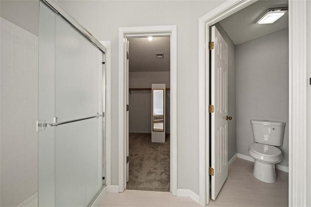 12627 Slater Lane Overland Park, KS 66213 - Photo 24 of 49