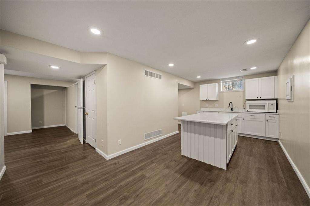 12627 Slater Lane Overland Park, KS 66213 - Photo 37 of 49