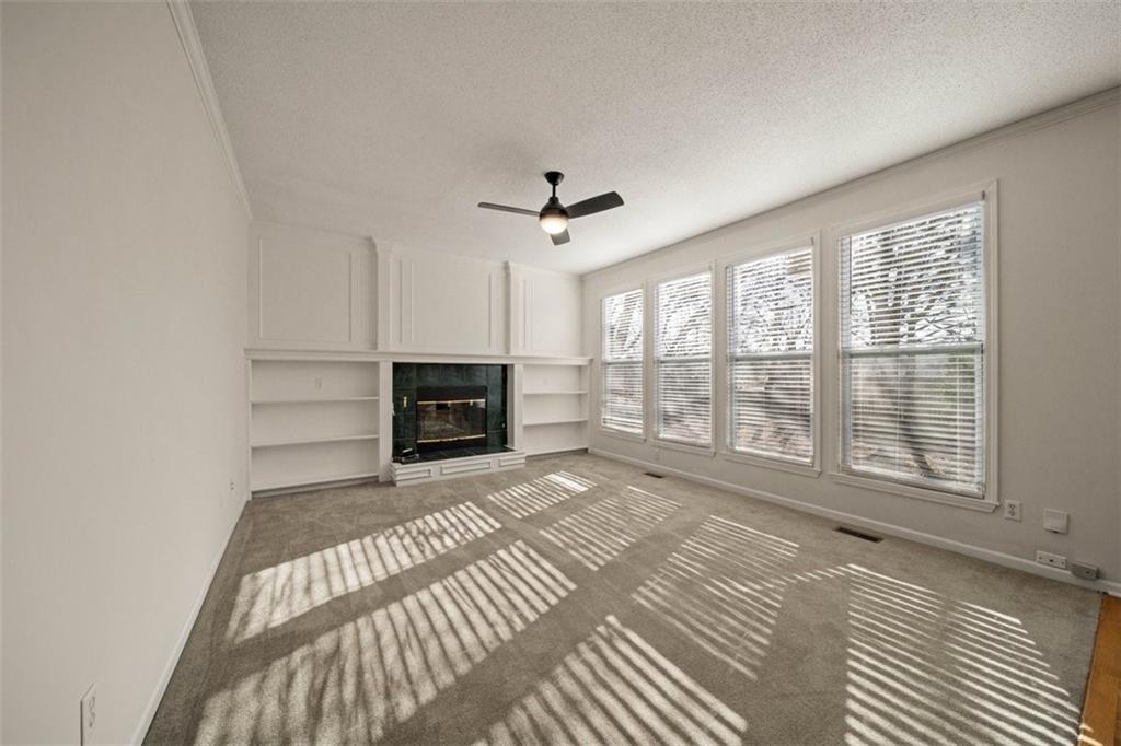 12627 Slater Lane Overland Park, KS 66213 - Photo 6 of 49