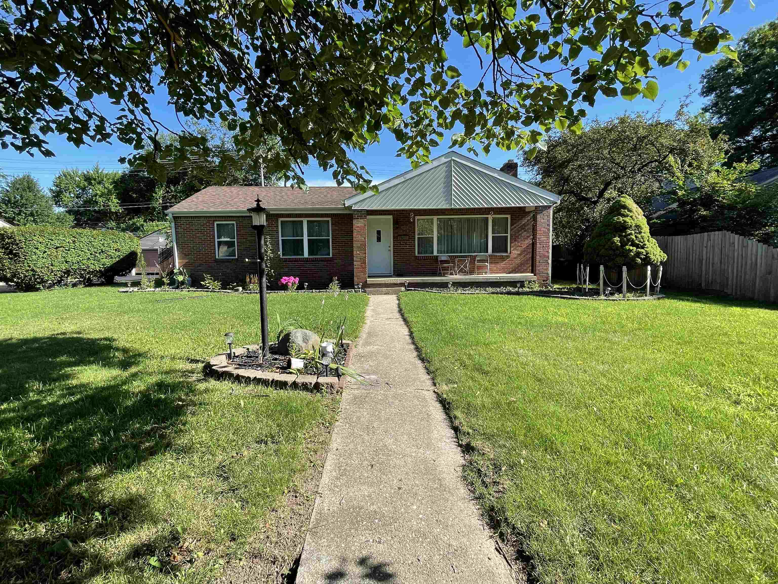 1511 Halsted Road Rockford, IL 61103 - Photo 1 of 40 Gallery Image 1