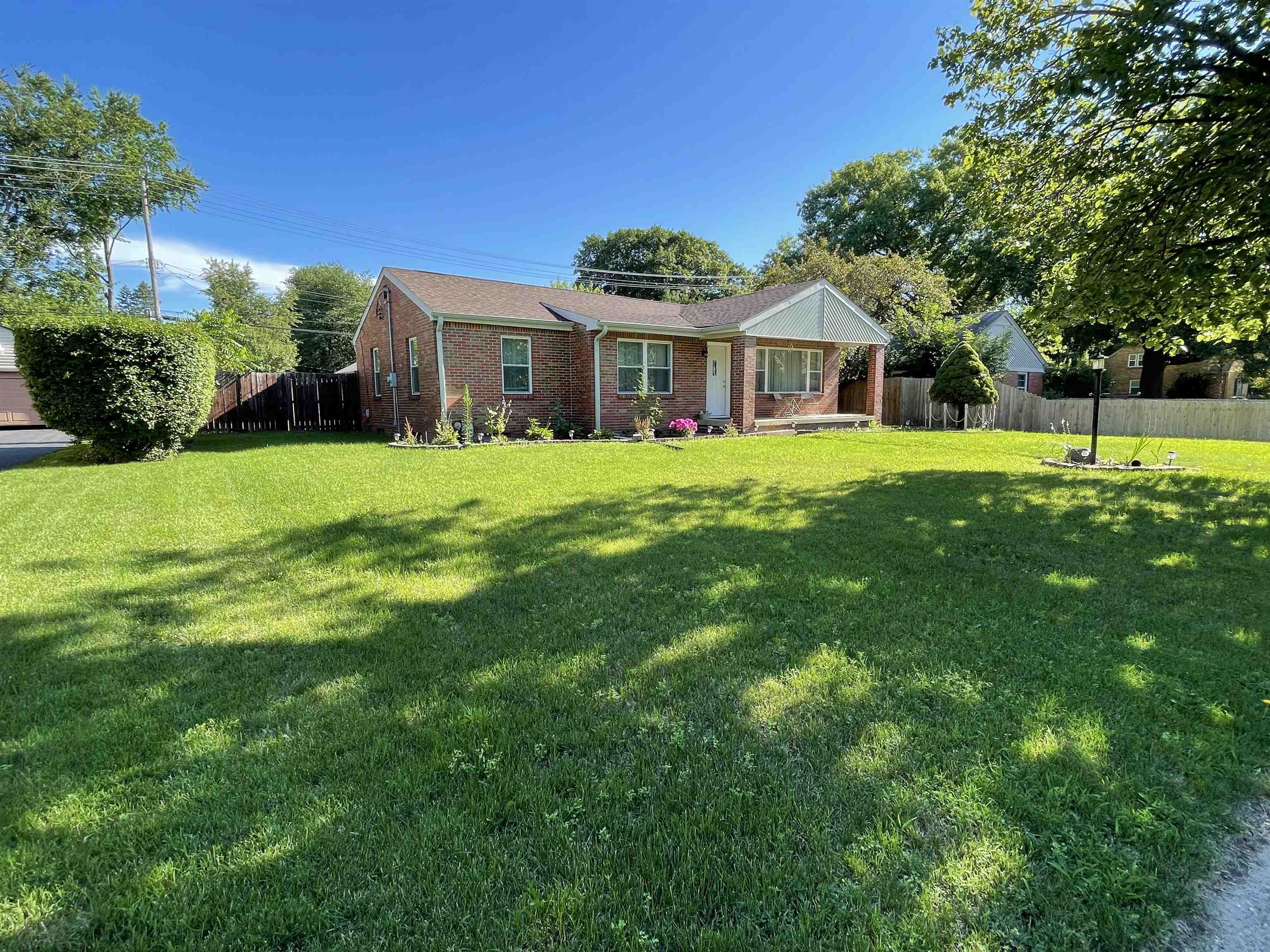 1511 Halsted Road Rockford, IL 61103 - Photo 2 of 40 Gallery Image 2