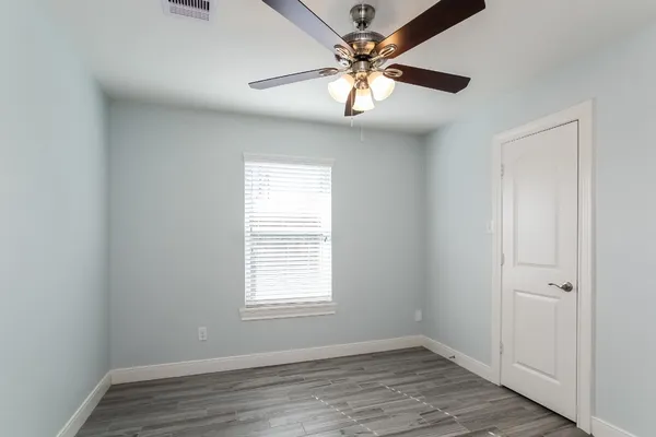 $2,015 | 1140 Glenda Street, Pearland, TX 77581